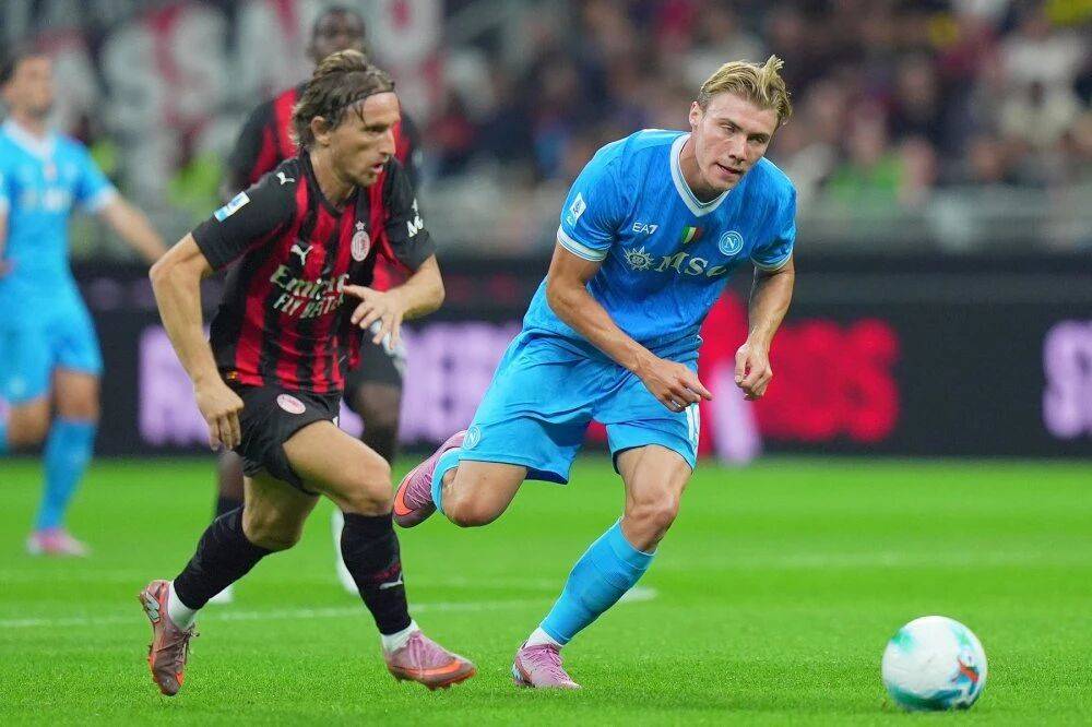 米兰赚大了！仅花700万打造新中场如今4连胜领跑意甲