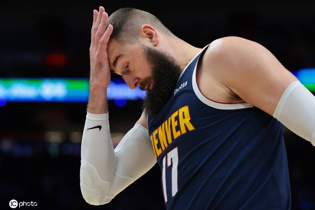 约老师替补也伤！瓦兰右小腿拉伤 4周后重新评估