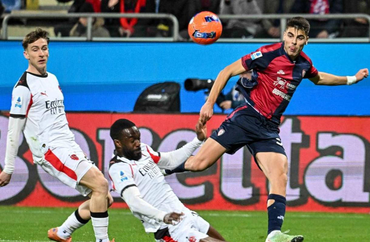 意甲榜首再度易主！阿莱格里率AC米兰17轮豪取38分登顶，力压国际米兰